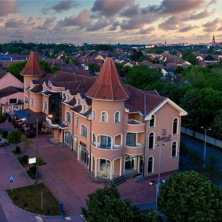 Garni Hotel Royal Crown Subotica Dış mekan fotoğraf