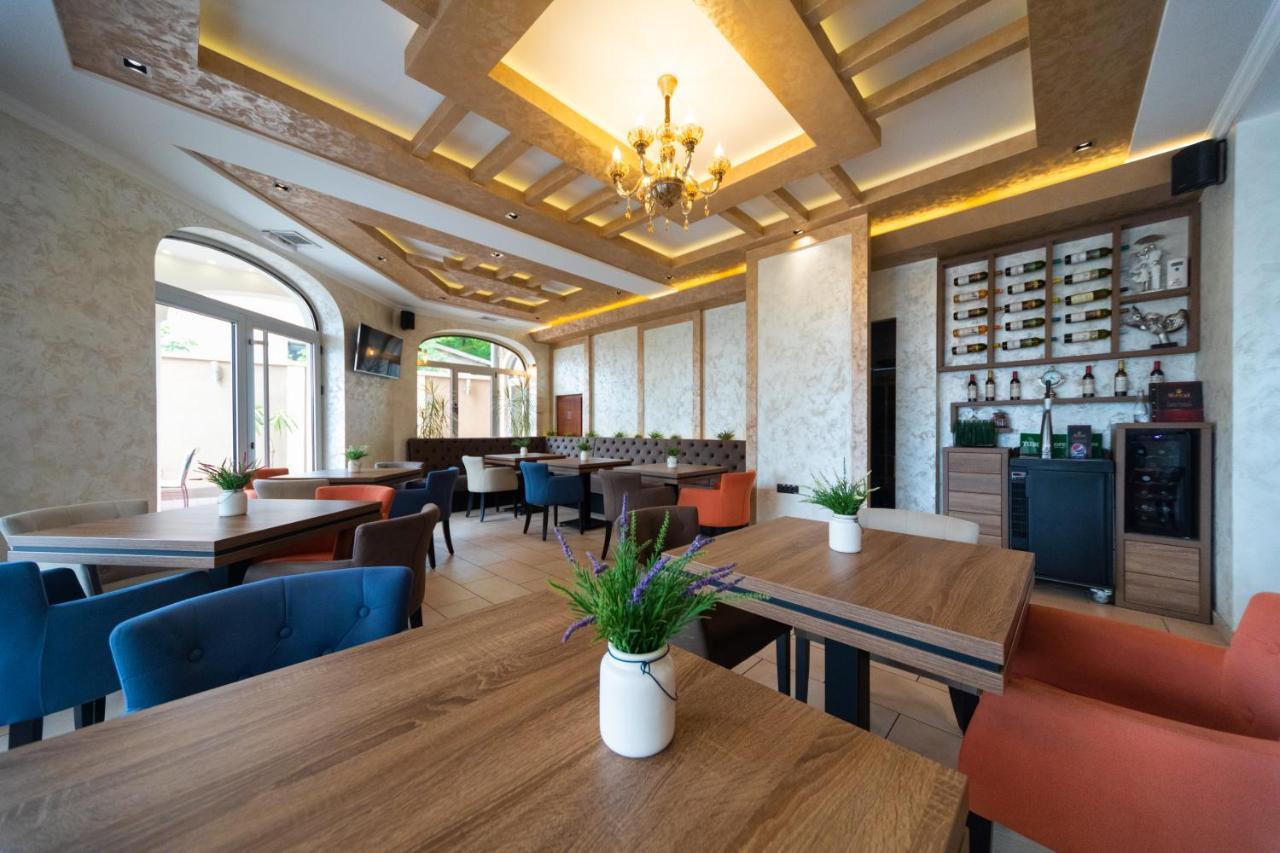 Garni Hotel Royal Crown Subotica Dış mekan fotoğraf