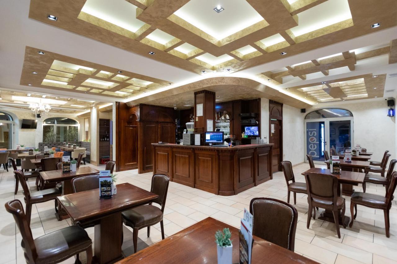 Garni Hotel Royal Crown Subotica Dış mekan fotoğraf