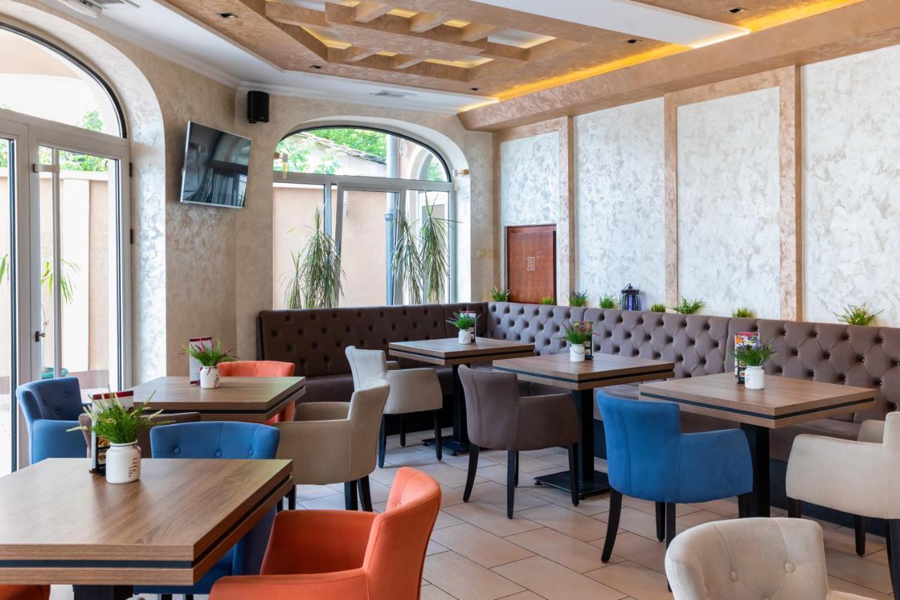 Garni Hotel Royal Crown Subotica Dış mekan fotoğraf