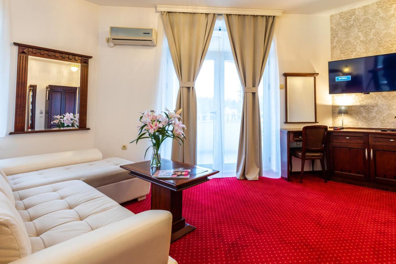 Garni Hotel Royal Crown Subotica Dış mekan fotoğraf