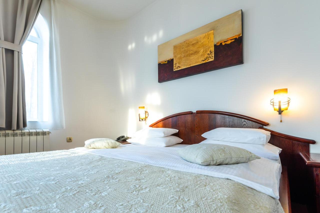 Garni Hotel Royal Crown Subotica Dış mekan fotoğraf