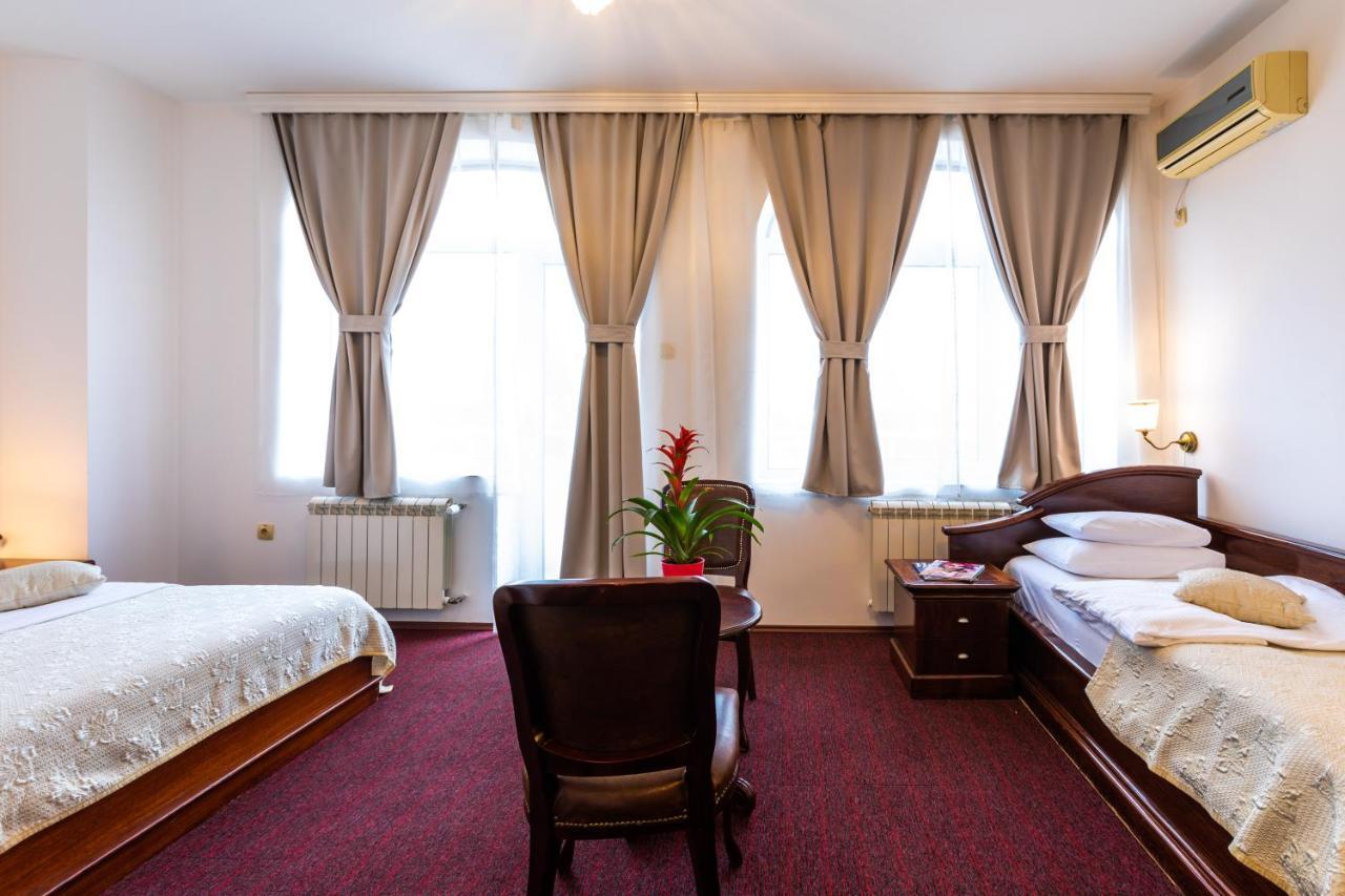 Garni Hotel Royal Crown Subotica Dış mekan fotoğraf