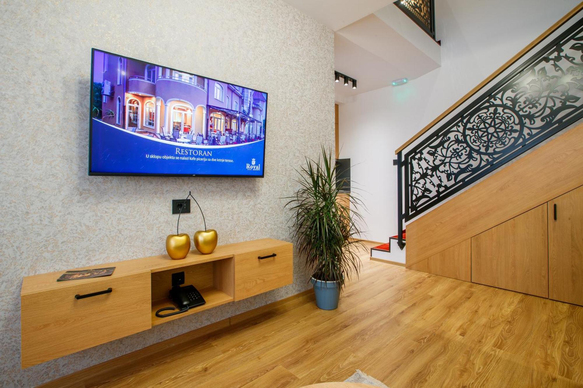 Garni Hotel Royal Crown Subotica Dış mekan fotoğraf