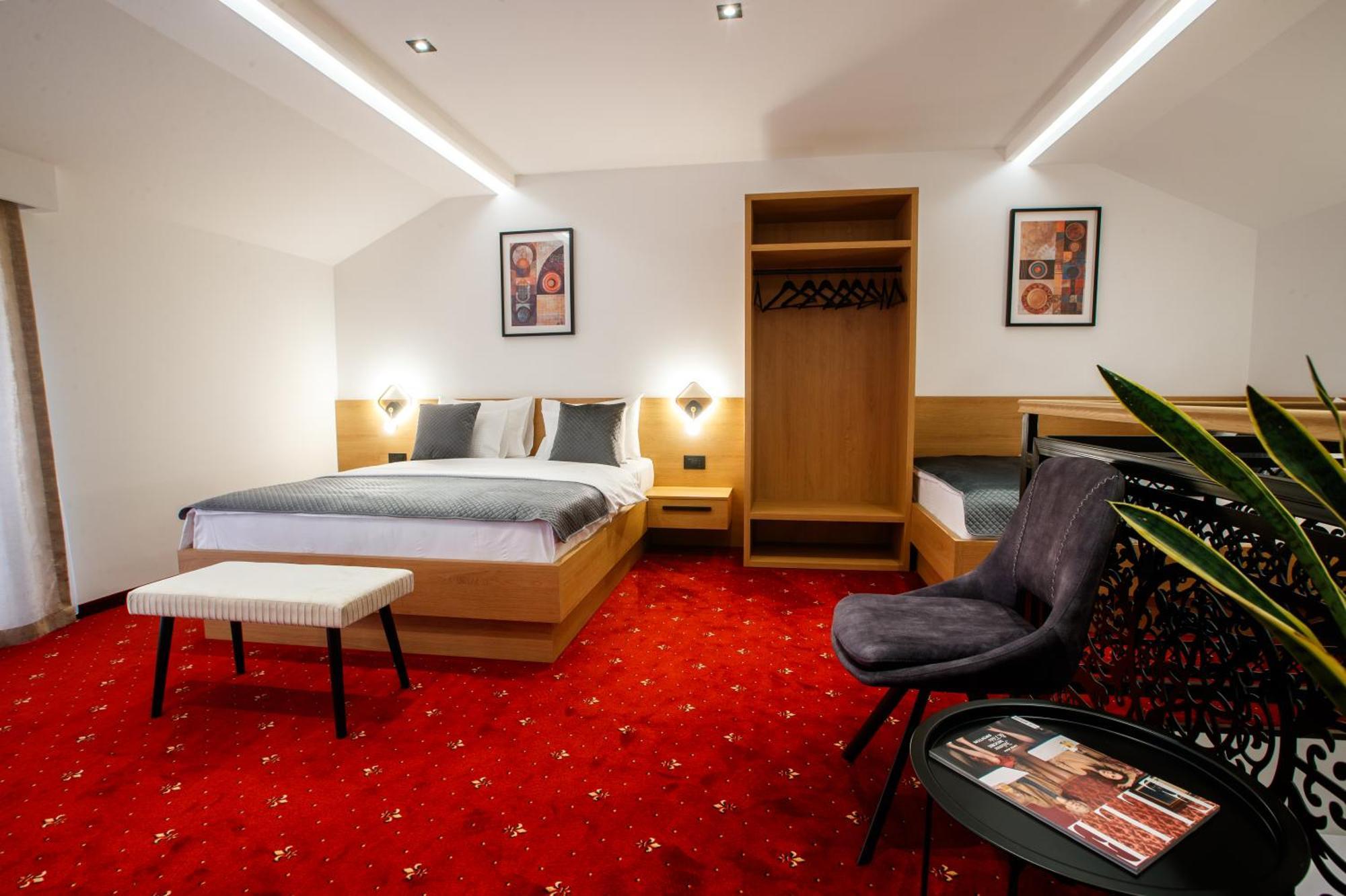 Garni Hotel Royal Crown Subotica Dış mekan fotoğraf