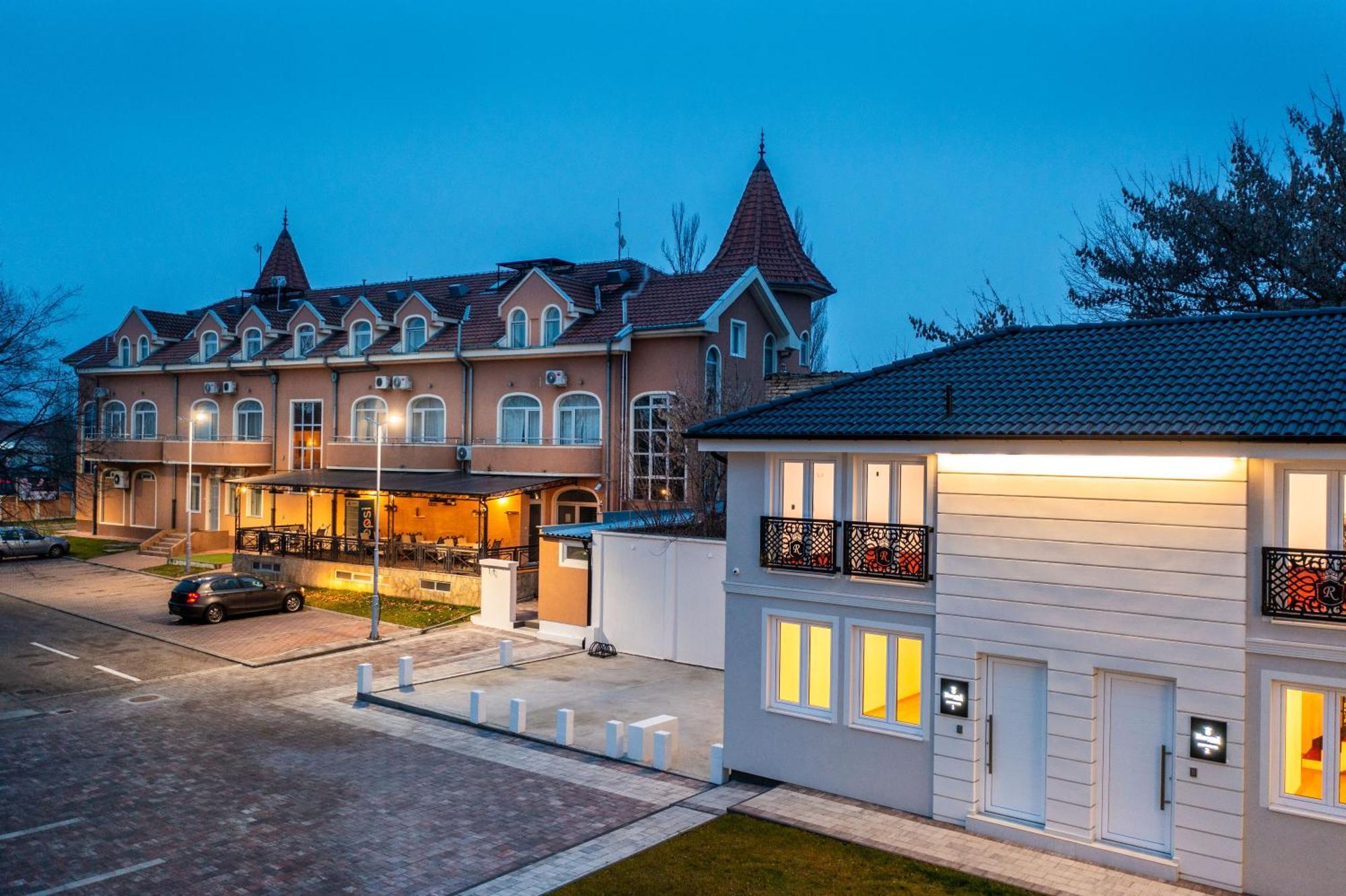 Garni Hotel Royal Crown Subotica Dış mekan fotoğraf